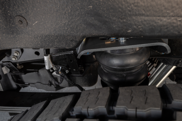 Full Travel Bags airbag system with AirLift WirelessOne compressor