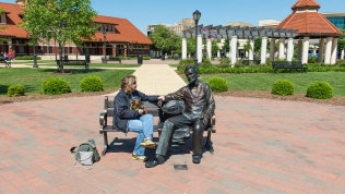 Janet introduces Gadget to President Lincoln