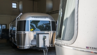 Flying Cloud meets International Signature at Colonial Airstream