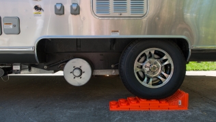 Centramatic wheel balancer installation